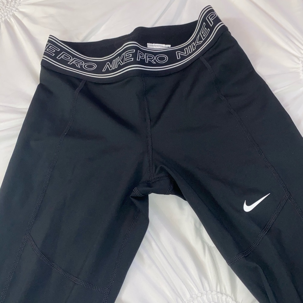 Nike pro women’s 7/8 graphic tights